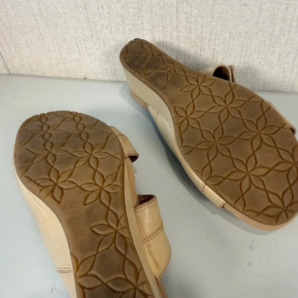 Baretraps  Winona And Women Wedge Size 10 Color Tan‎